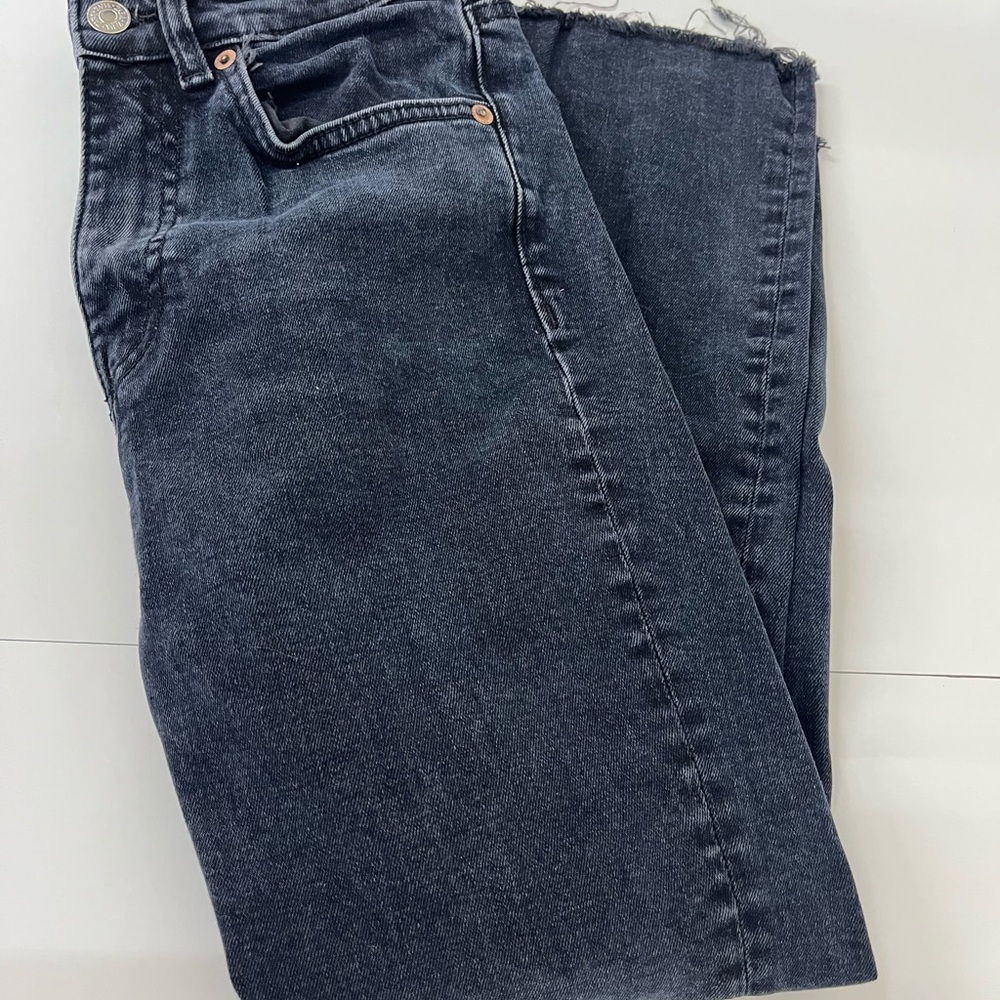 Women’s Zara Faded Black Straight High-Waisted Size 6 Denim Jeans